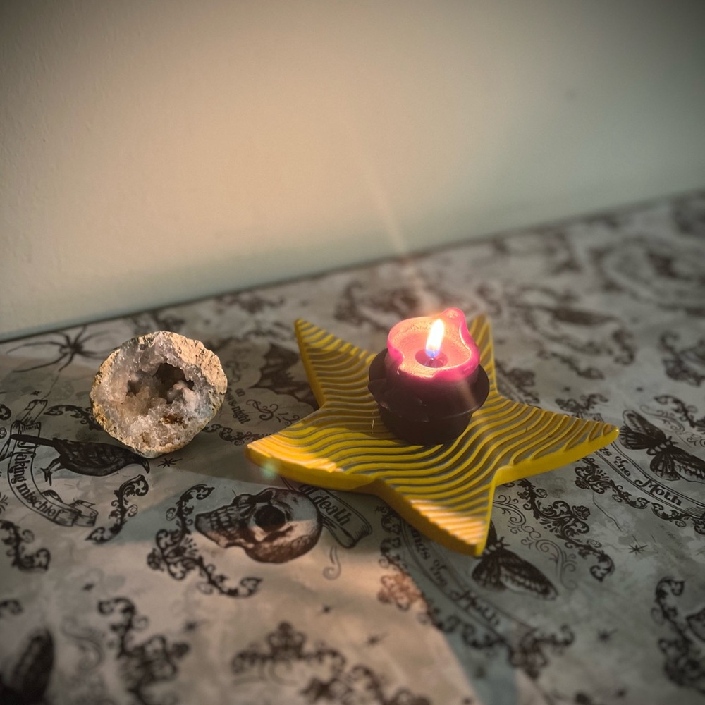 ⭐️ Shaped Column Candle Holder 🕯️